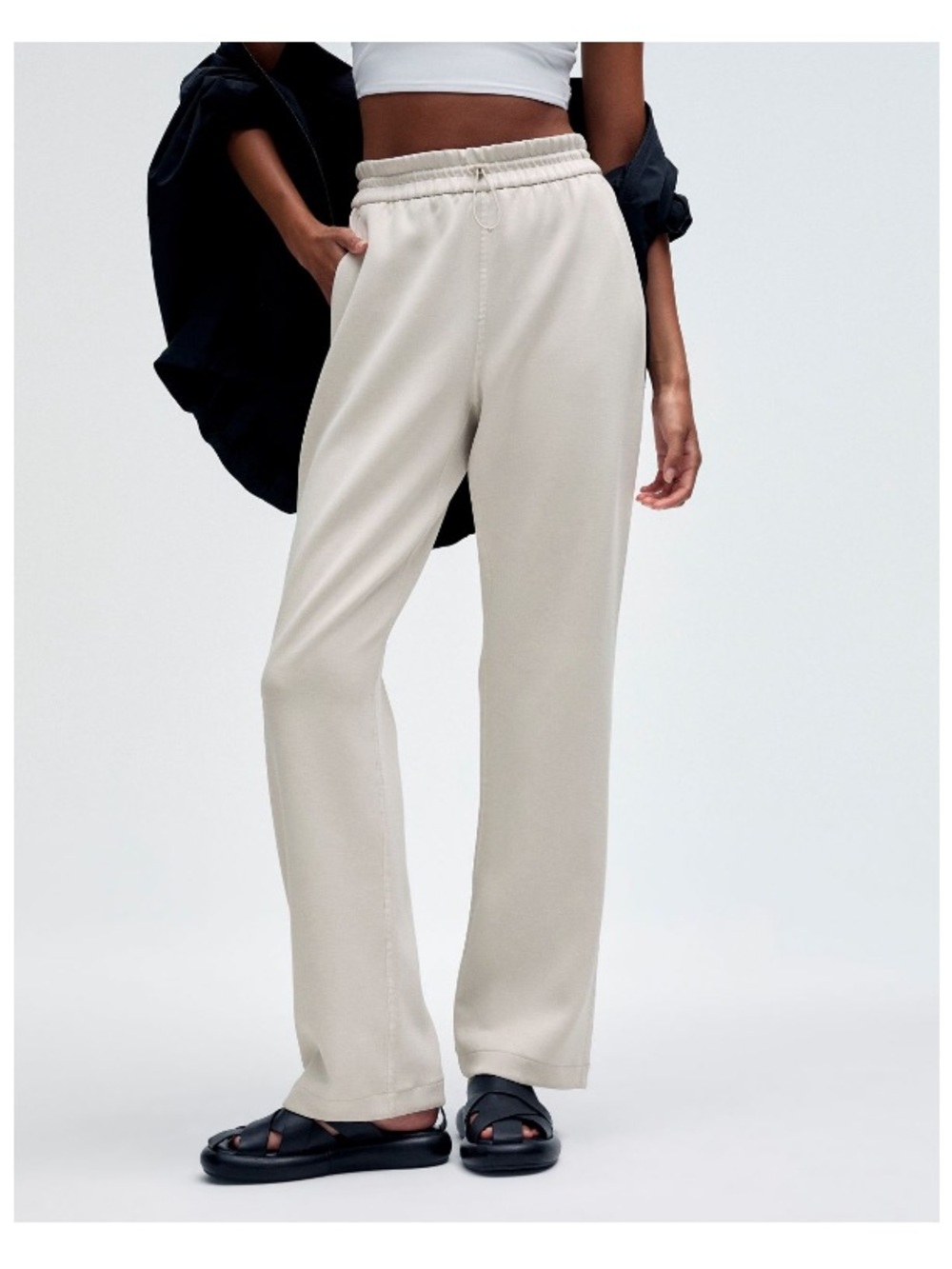 lululemon athletica Softstream High-Rise Sweatpant in Bone Size 10 Short